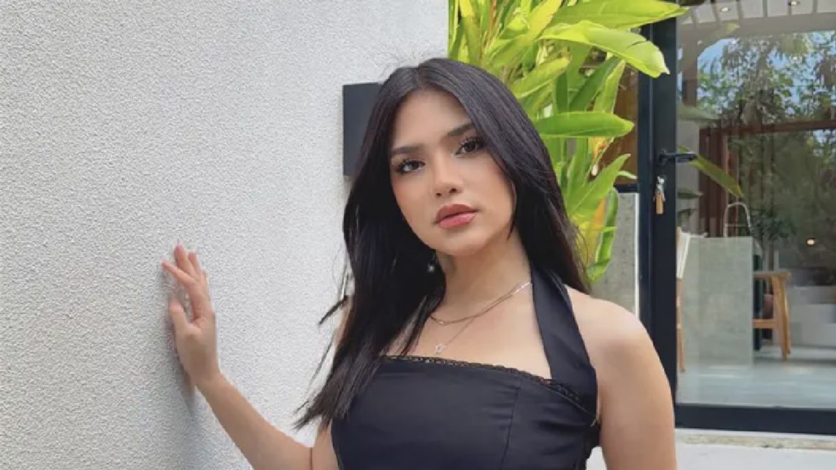 Meski Bintangi Film Waktu, Davina Karamoy Enggan Ulangi Masa Lalu