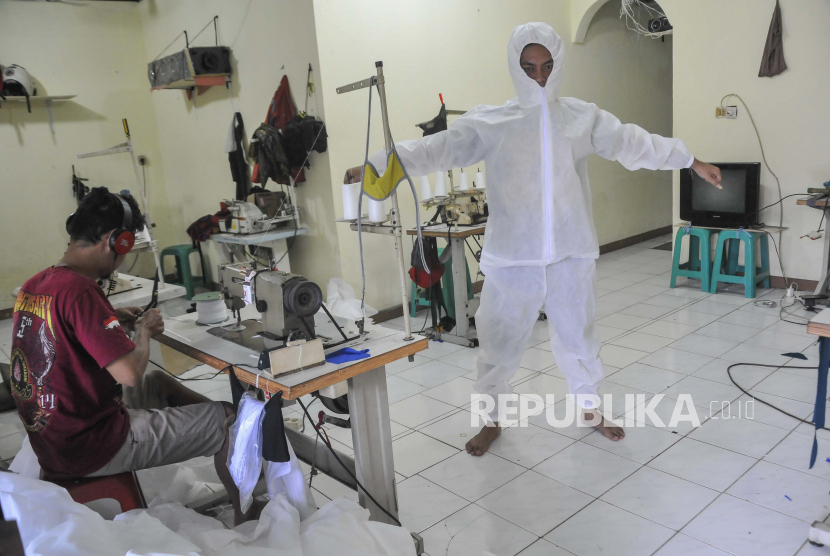 Industri Farmasi dan Alkes Masuk Making Indonesia 4.0