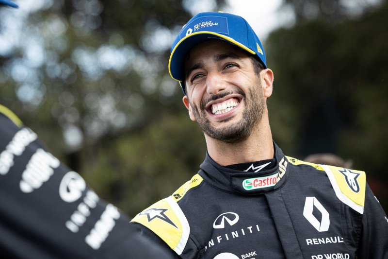 Ricciardo terbuka matanya soal rasisme menyusul komentar Hamilton