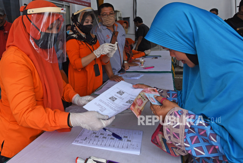 Pemkot Surabaya Instansi Terbanyak yang Diadukan Soal Bansos
