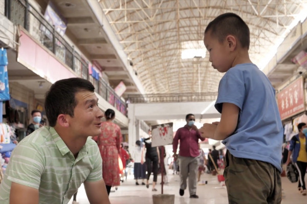 Bantu para orang tua, pemuda Xinjiang dirikan pusat penitipan anak