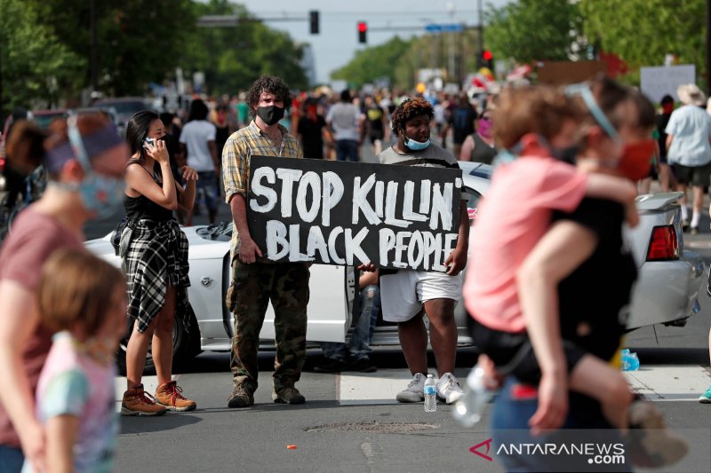 Polisi Colorado dipecat karena foto ejekan kematian warga kulit hitam