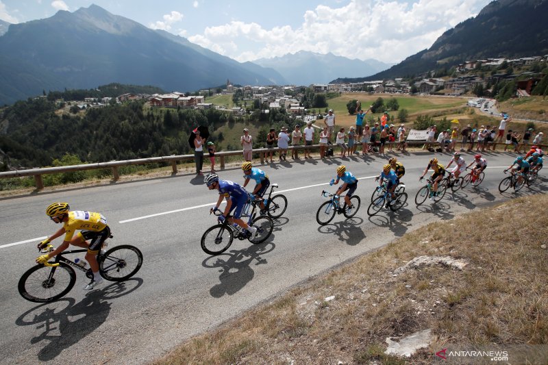 Tim dengan dua kasus COVID-19 akan didepak dari Tour de France