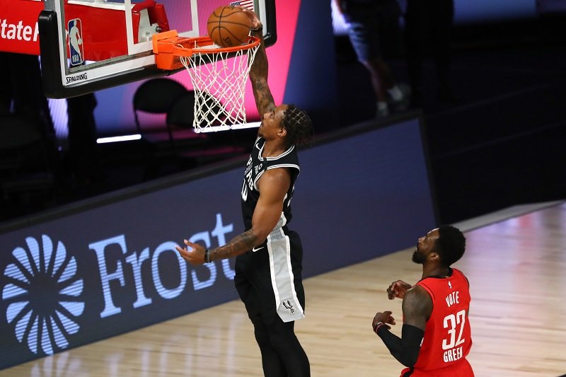 Spurs jaga asa playoff usai kalahkan Rockets 123-105