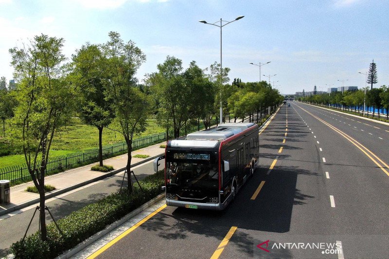 China uji coba bus autopilot