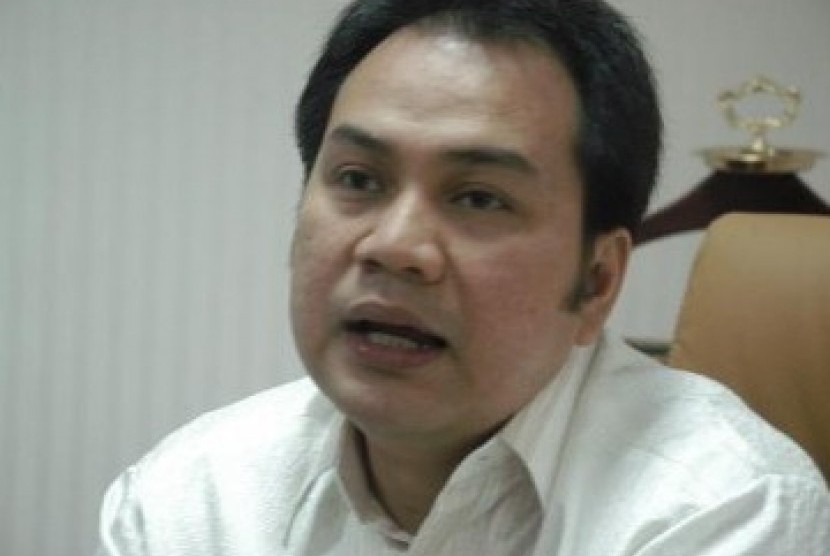 Wakil Ketua DPR: TNI-Polri Harus Dilibatkan di PSBB Jakarta