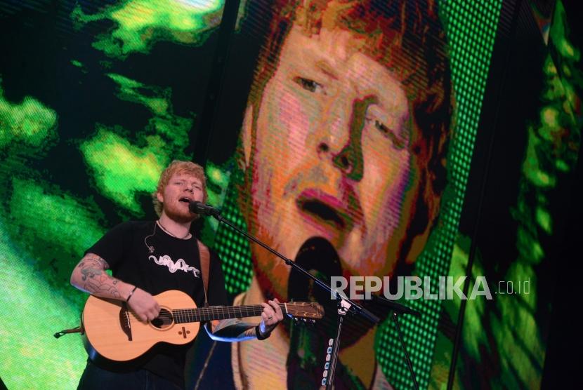 Ed Sheeran Sumbang Rp 3,8 M untuk Sekolahnya