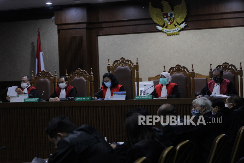 Hakim: Benny Lakukan Kolaborasi Jahat Korupsi Jiwasraya
