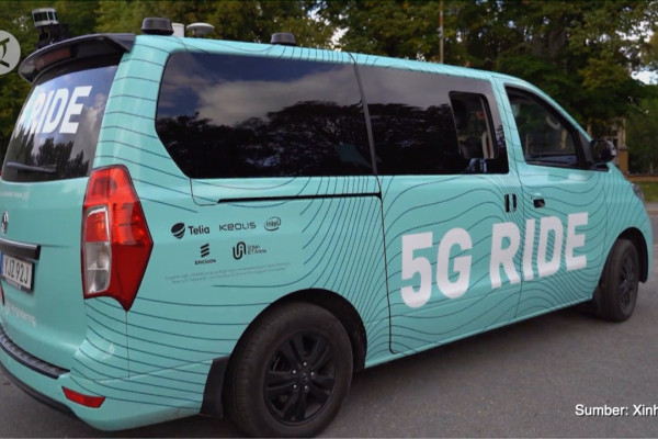 Swedia uji coba minibus otonomos berteknologi 5G di Stockholm