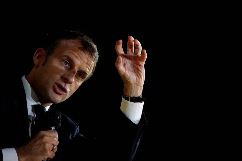 Presiden Macron berjanji lawan &#8216;separatisme Islamis&#8217;