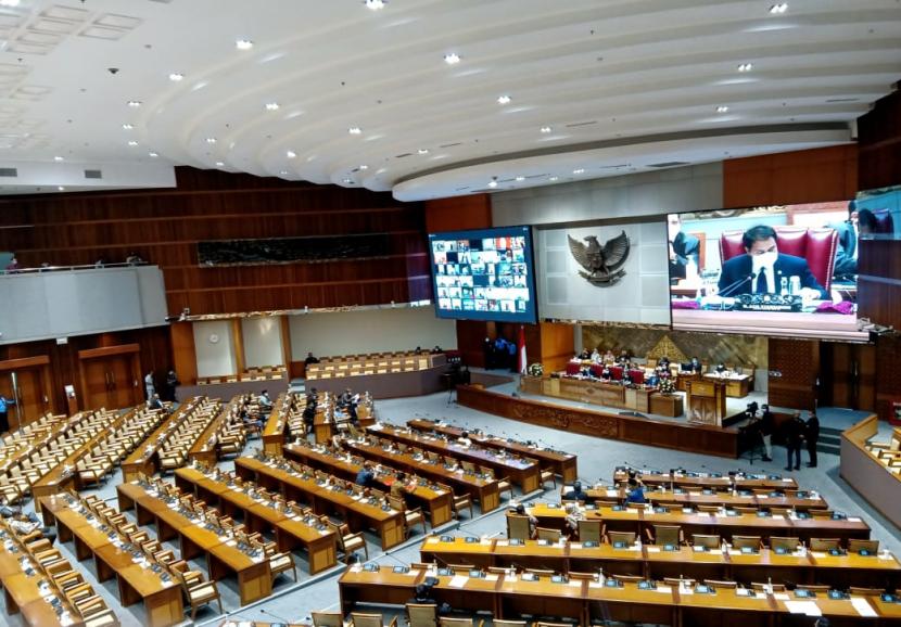 Formappi Kritik Kehadiran Anggota DPR yang Minim dalam Rapat