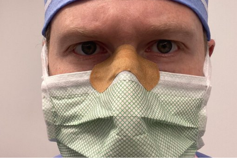 Trik Dokter Bedah Atasi Kacamata Berkabut Saat Pakai Masker