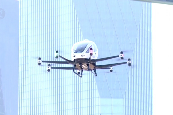 Menyaksikan uji terbang taksi drone di Seoul