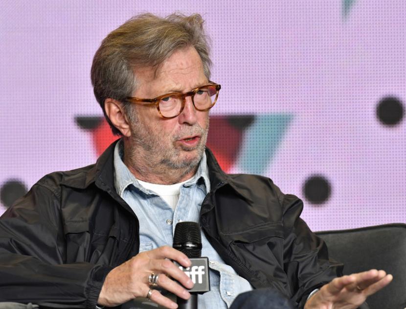 Eric Clapton Tolak Tampil Kalau Penonton Wajib Divaksinasi