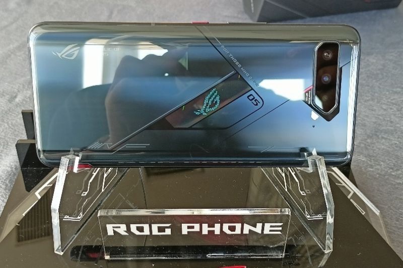 Seri ASUS ROG Phone 5s dijual mulai Rp9 jutaan