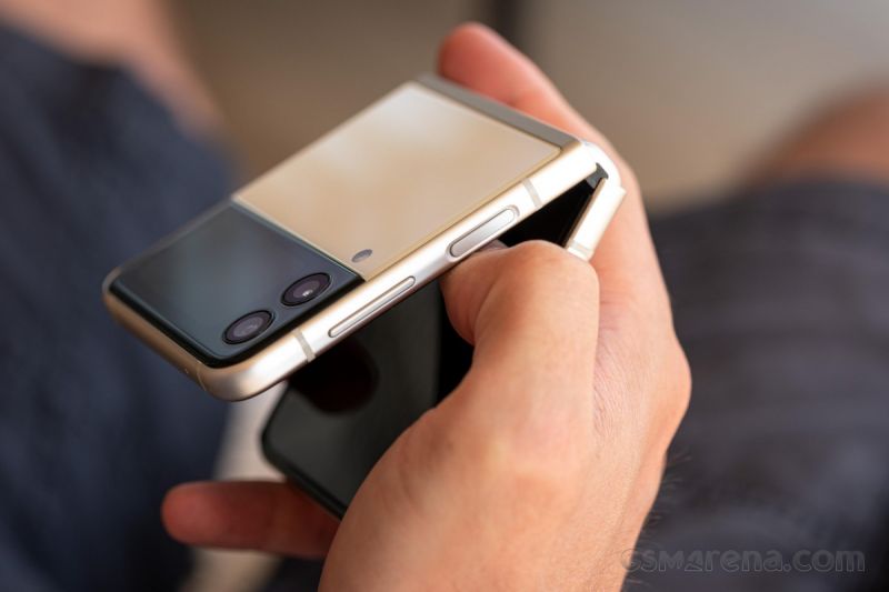 Samsung mulai beri pembaruan One UI 4 pada seri Galaxy Z