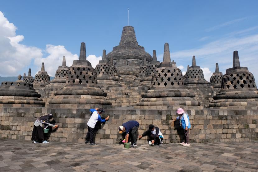 BOB Bantu Gerobak Sampah Dukung Kebersihan di Kawasan Borobudur