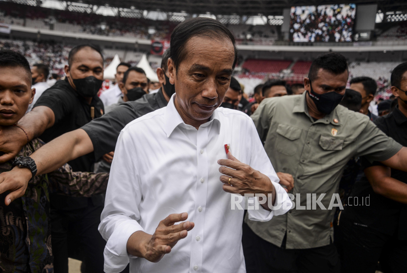 Pengamat Sebut Jokowi Pakai Relawan untuk Yakinkan Parpol Pilih Ganjar
