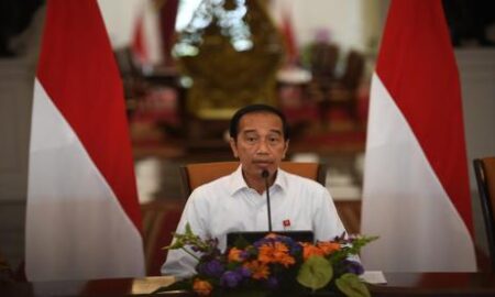 Soal Reshuffle di Rabu Pon, Jokowi: Tunggu Saja