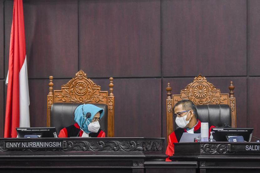 Hakim MK Enny Nurbaningsih: Gugatan Tim Amin Beralasan Menurut Hukum